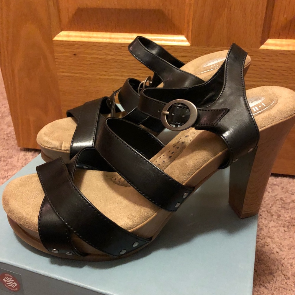 Dr. Scholl’s Cabana Heel - Size 9 - Picture 3 of 5